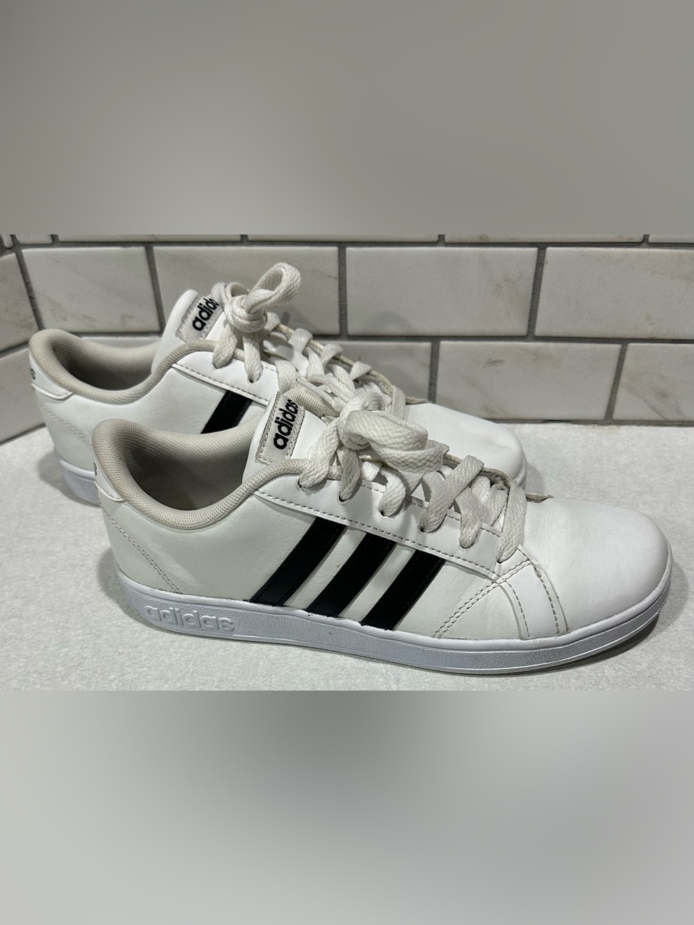 WOMEN'S ADIDAS AW4299 BASELINE NEO SIZE 4.5 WHITE/BLACK CASUAL SNEAKERS SHOES